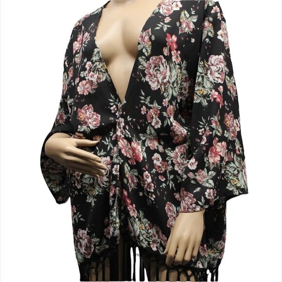 ✨HP✨FLORAL FRINGE KIMONO✨  - Picture 6 of 6